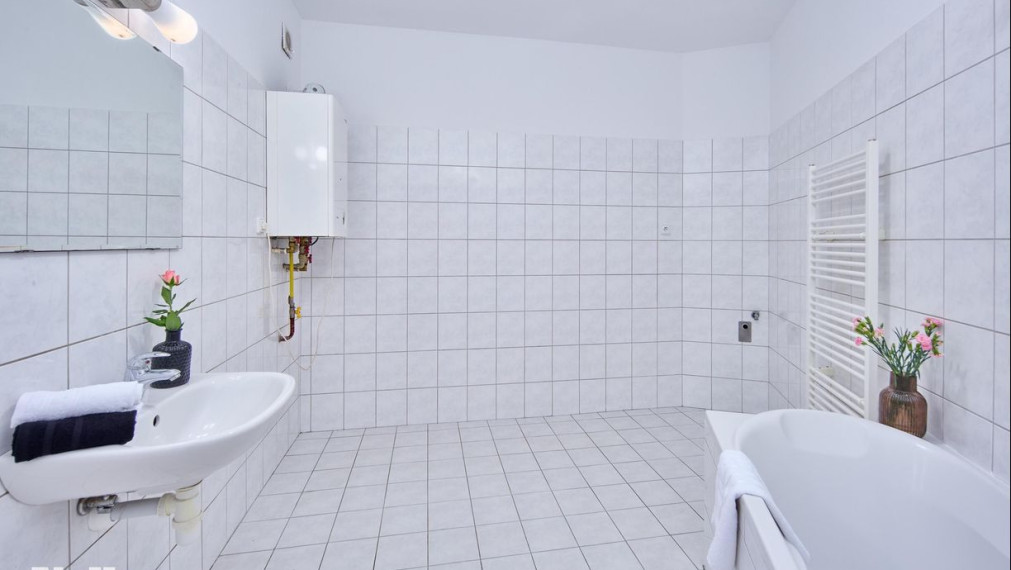 Neibrs | REZERVOVANÉ- 4 izb. byt s dvomi terasami, parkovacím miestom a garážou, Farebná ul. Rovinka