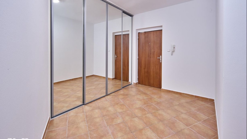 Neibrs | REZERVOVANÉ- 4 izb. byt s dvomi terasami, parkovacím miestom a garážou, Farebná ul. Rovinka