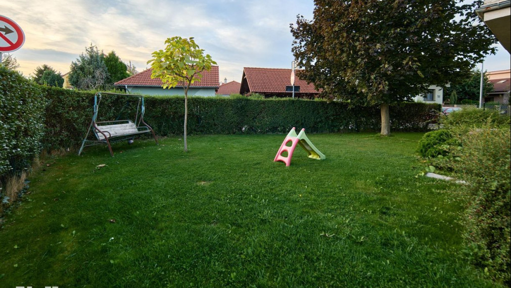 Neibrs | REZERVOVANÉ- 4 izb. byt s dvomi terasami, parkovacím miestom a garážou, Farebná ul. Rovinka