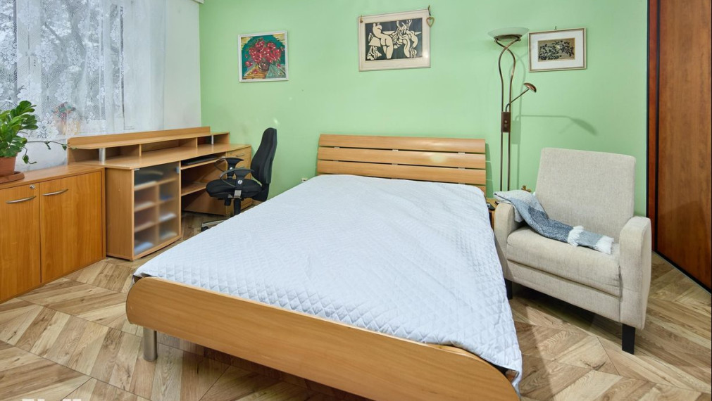 Neibrs | REZERVOVANÉ- 2 izb. byt, čiastočná rekonštrukcia, balkón, Pri Šajbách