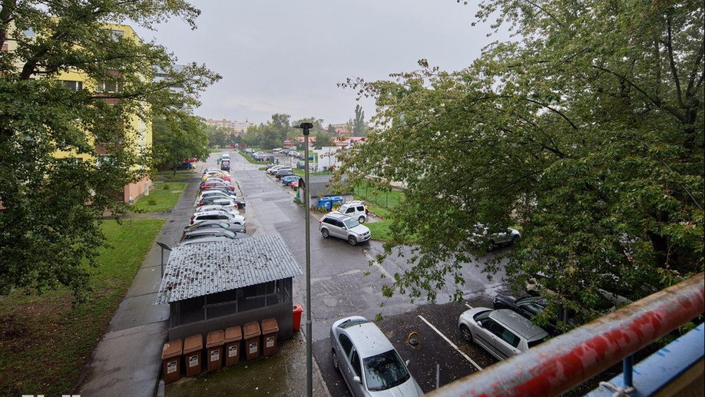 Neibrs | REZERVOVANÉ- 2 izb. byt, čiastočná rekonštrukcia, balkón, Pri Šajbách