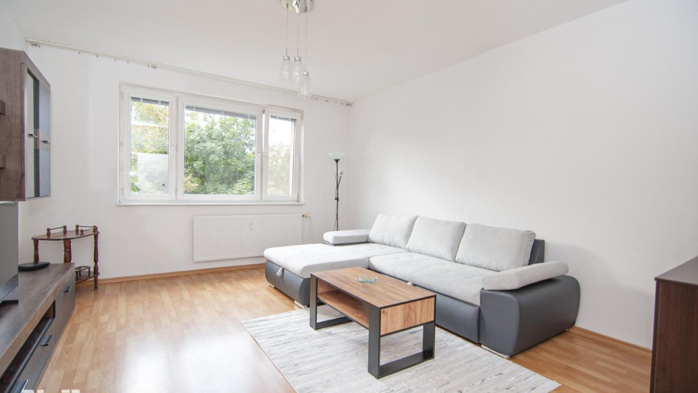 Neibrs | 3 izb.byt, samostatná kuchyňa aj všetky izby, loggia, pivnica