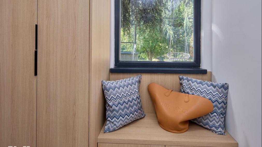 Neibrs | Exkluzívne na krátkodobý/ dlhodobý prenájom zariadený 3i rodinný dom, 90m2 s parkovaním, záhradou, Devínska cesta, Bratislava IV