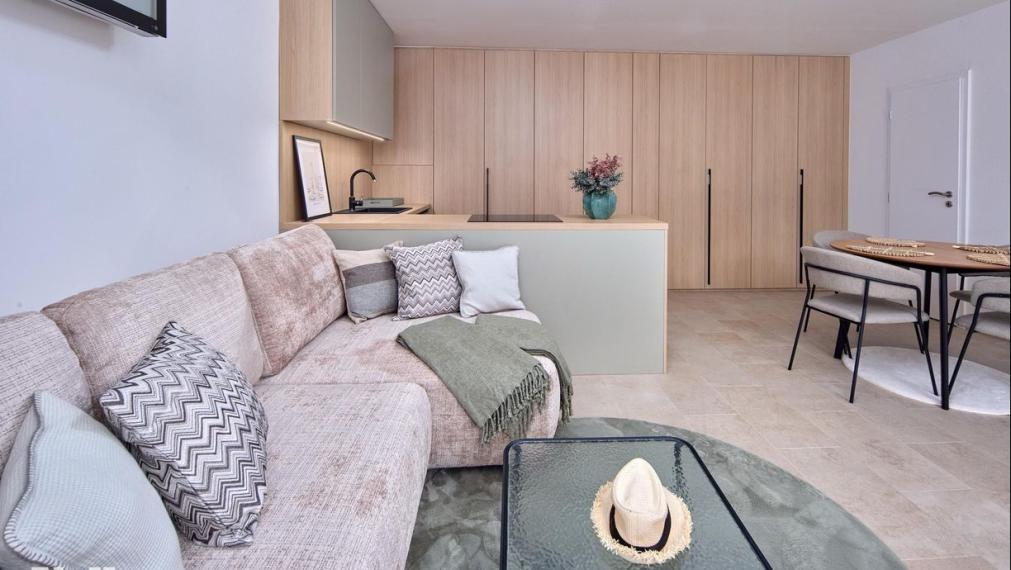 Neibrs | Exkluzívne na krátkodobý/ dlhodobý prenájom zariadený 3i rodinný dom, 90m2 s parkovaním, záhradou, Devínska cesta, Bratislava IV