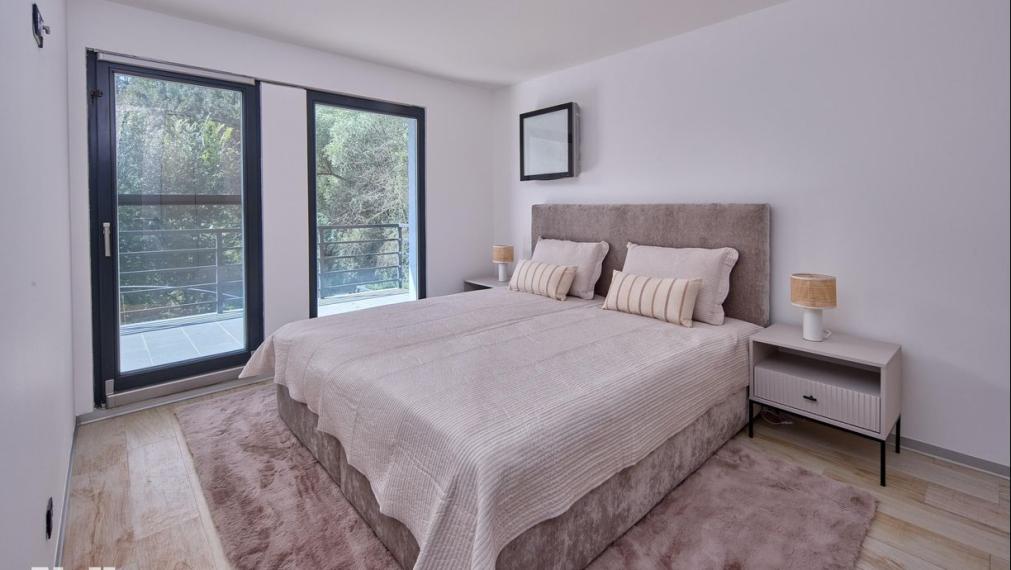 Neibrs | Exkluzívne na krátkodobý/ dlhodobý prenájom zariadený 3i rodinný dom, 90m2 s parkovaním, záhradou, Devínska cesta, Bratislava IV