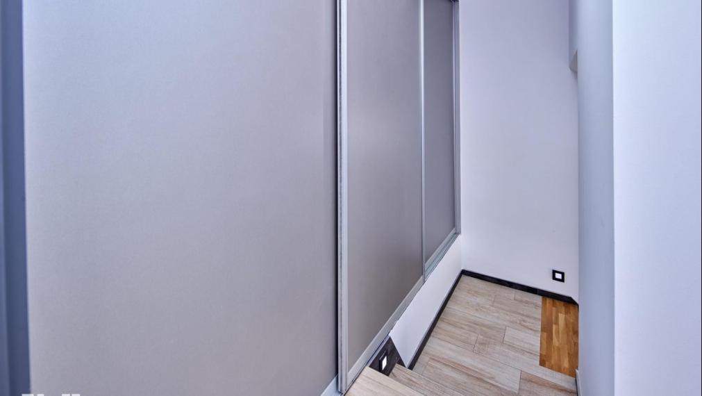 Neibrs | Exkluzívne na krátkodobý/ dlhodobý prenájom zariadený 3i rodinný dom, 90m2 s parkovaním, záhradou, Devínska cesta, Bratislava IV