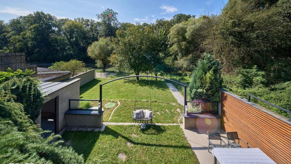 Neibrs | Exkluzívne na krátkodobý/ dlhodobý prenájom zariadený 3i rodinný dom, 90m2 s parkovaním, záhradou, Devínska cesta, Bratislava IV