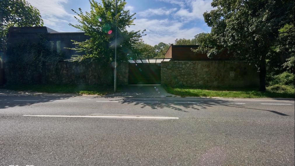 Neibrs | Exkluzívne na krátkodobý/ dlhodobý prenájom zariadený 3i rodinný dom, 90m2 s parkovaním, záhradou, Devínska cesta, Bratislava IV