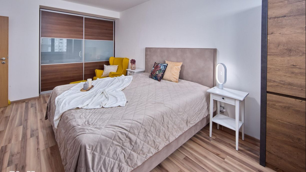 Neibrs | 2 izb. byt s balkónom v staršej novostavbe, Budatínska ul. Petržalka