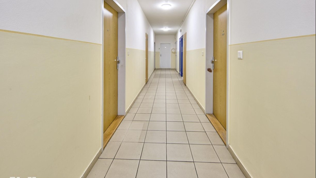 Neibrs | 2 izb. byt s balkónom v staršej novostavbe, Budatínska ul. Petržalka