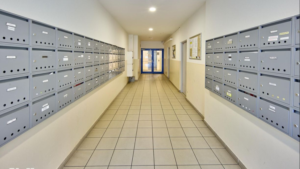 Neibrs | 2 izb. byt s balkónom v staršej novostavbe, Budatínska ul. Petržalka