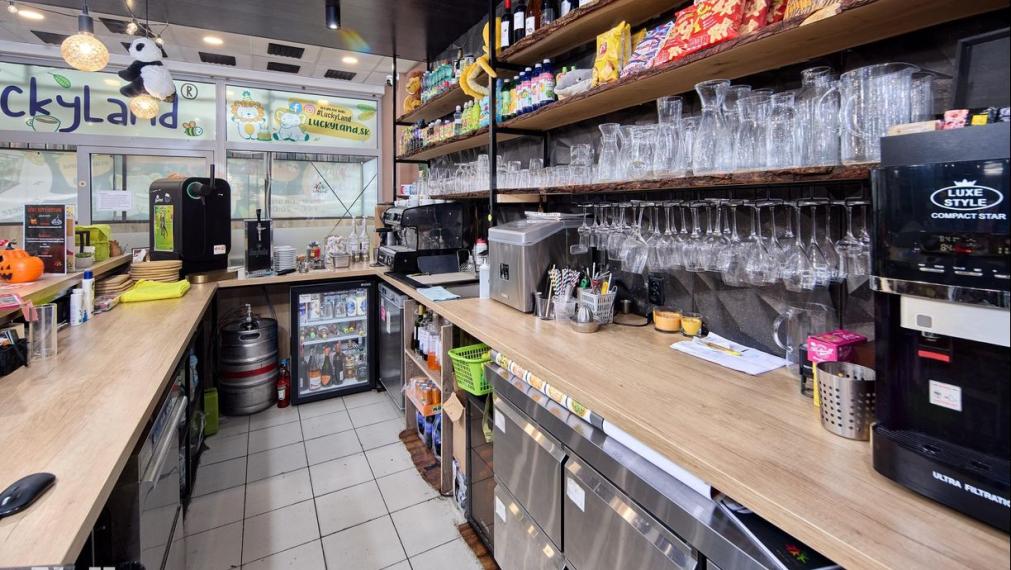 Neibrs | odstúpenie: obchodný - gastro priestor 212m2 + (54m2 prekrytá terasa) 