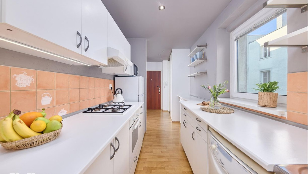 Neibrs | Centrum mesta - 3 izb. zariadený byt, 100 m2, balkón, výťah