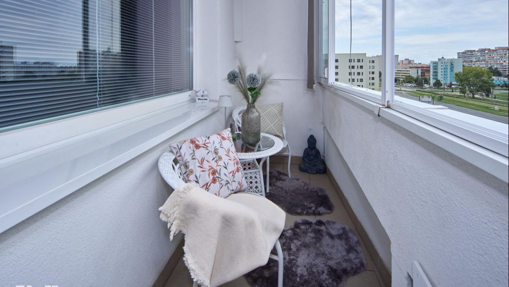 Neibrs | predaj (2) garsónka po kompletnej rekonštrukcii na Topoľčianskej ulici pri Draždiaku v bratislavskej Petržalke