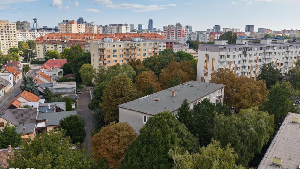 Neibrs | 2 izb. byt s balkónom v TEHLE, Očovská ul., Stará Petržalka