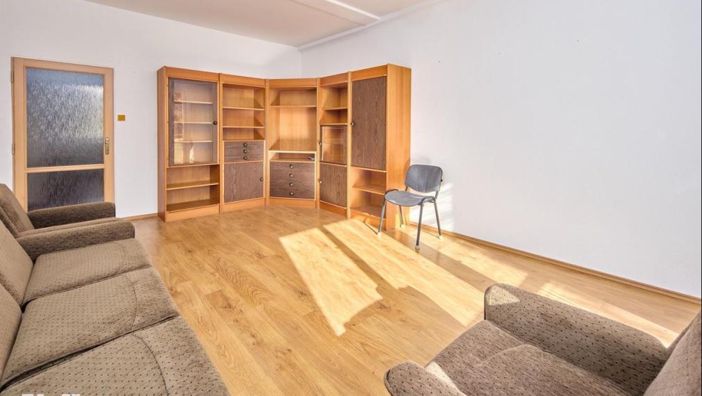 Neibrs | (3,5) izbový byt s loggiou v tichej a zelenej časti Ružinova – Mesačná ulica