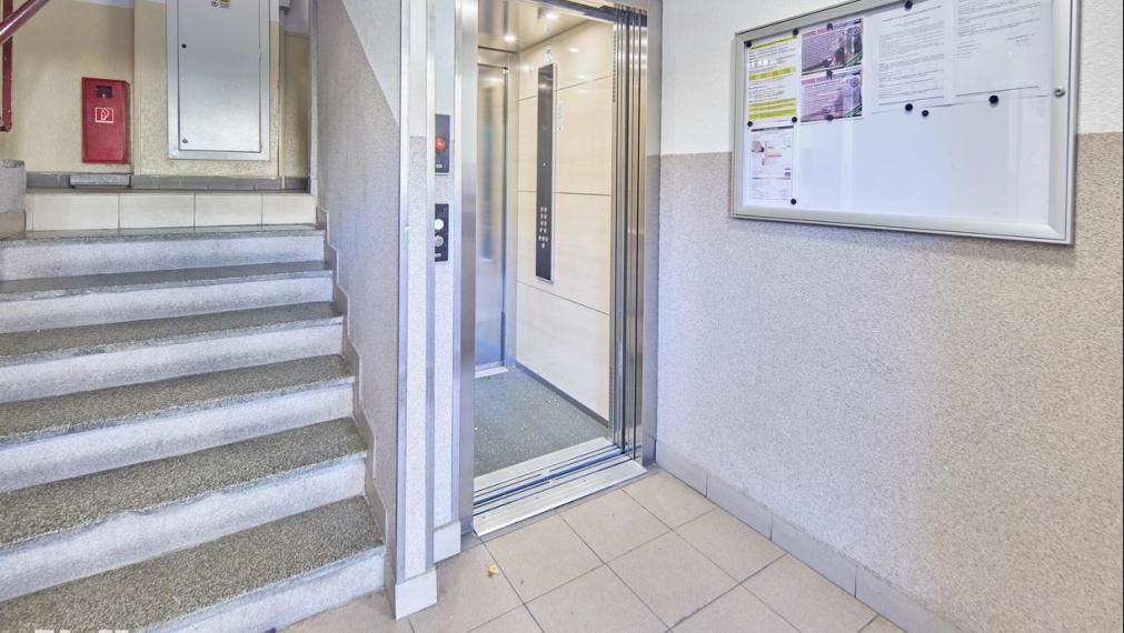 Neibrs | (3,5) izbový byt s loggiou v tichej a zelenej časti Ružinova – Mesačná ulica