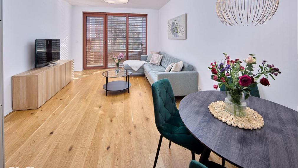 Neibrs | 2-izbový byt s veľkou loggiou, pivnicou a garážou – ZWIRN 1, Košická ulica