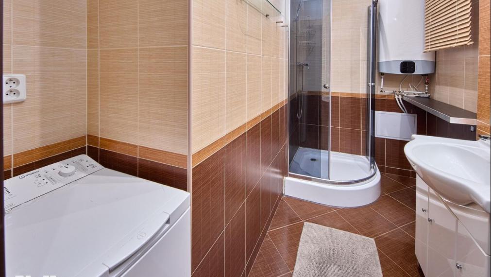 Neibrs | Na predaj 1i byt v úplnom centre s výťahom- Rojko pasáž, 40m2, Obchodná ul., Bratislava I