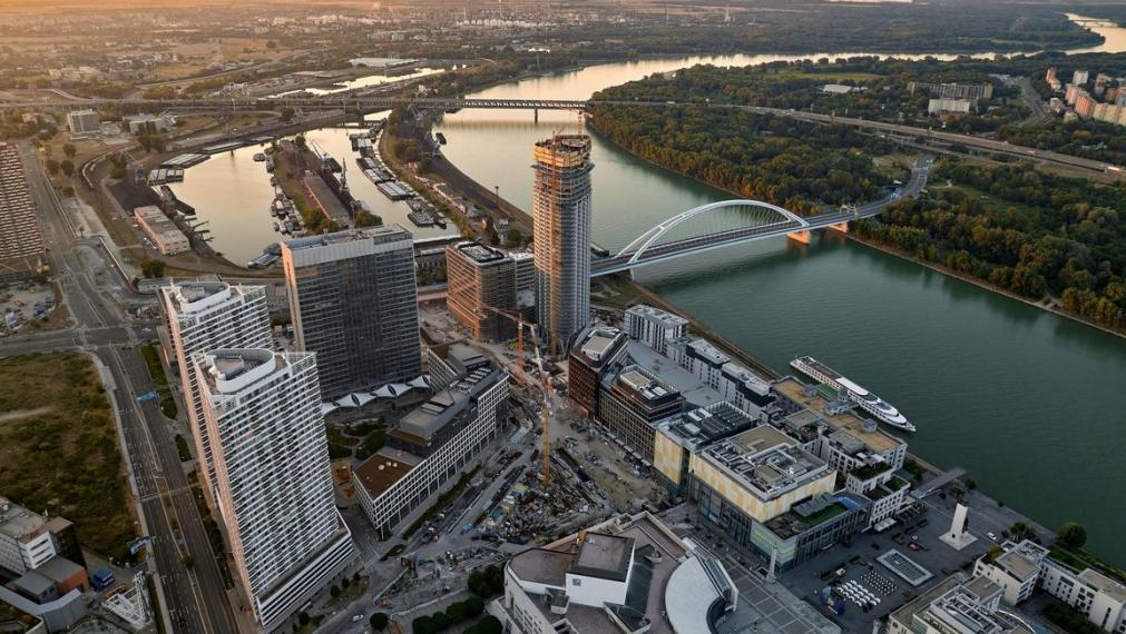 Neibrs | Na prenájom moderný 2-izbový byt s výhľadom na Dunaj – PANORAMA CITY, Staré Mesto