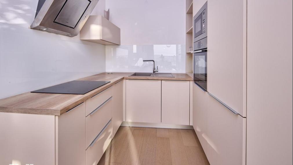 Neibrs | Na prenájom moderný 2-izbový byt s výhľadom na Dunaj – PANORAMA CITY, Staré Mesto