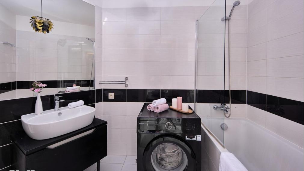 Neibrs | Na prenájom moderný 2-izbový byt s výhľadom na Dunaj – PANORAMA CITY, Staré Mesto