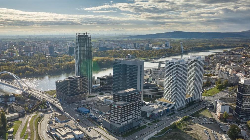 Neibrs | Na prenájom moderný 2-izbový byt s výhľadom na Dunaj – PANORAMA CITY, Staré Mesto