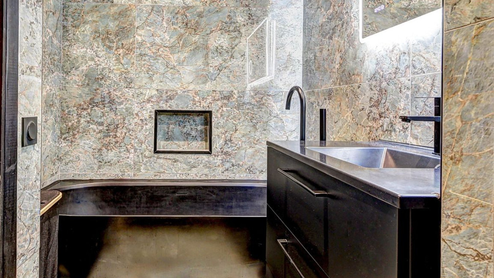 Neibrs | Na predaj výnimočný slnečný Loft s balkónom v srdci NICE pri mori, Quartier de Fleurs, NICE, Francúzsko