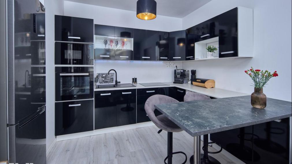 Neibrs | (2) izbový byt na prenájom s terasou a garážovým parkovacím miestom, Slnečnice - Zóna Mesto v mestskej časť Petržalka