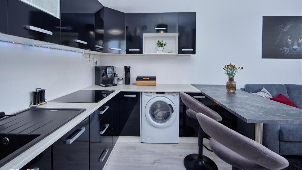 Neibrs | (2) izbový byt na prenájom s terasou a garážovým parkovacím miestom, Slnečnice - Zóna Mesto v mestskej časť Petržalka