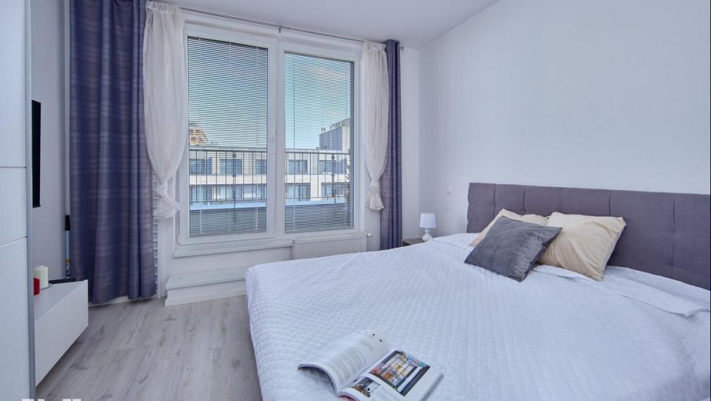 Neibrs | (2) izbový byt na prenájom s terasou a garážovým parkovacím miestom, Slnečnice - Zóna Mesto v mestskej časť Petržalka