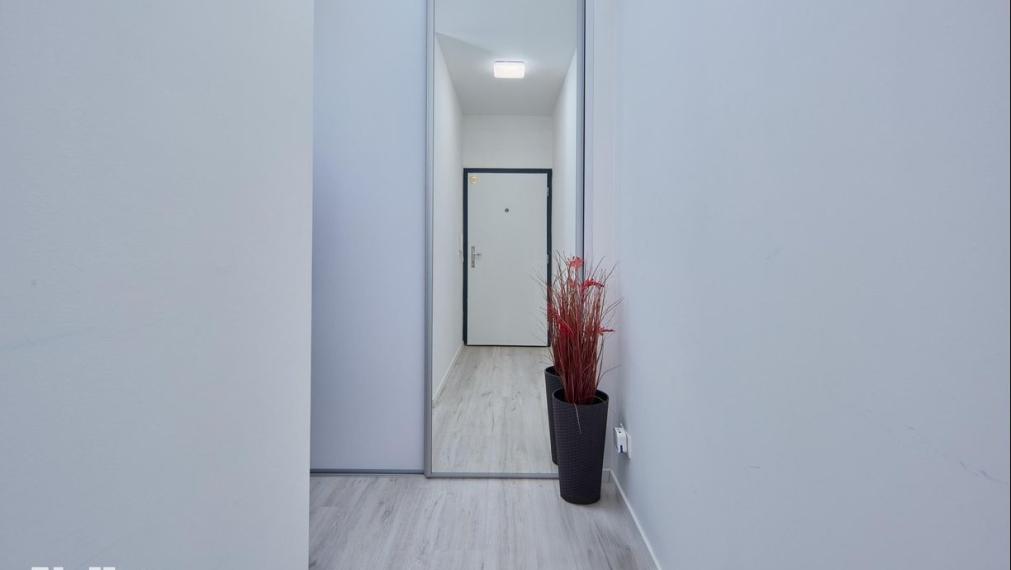 Neibrs | (2) izbový byt na prenájom s terasou a garážovým parkovacím miestom, Slnečnice - Zóna Mesto v mestskej časť Petržalka