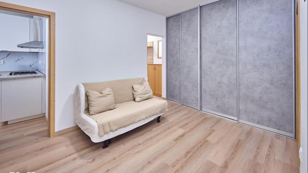 Neibrs | (3) izbový zariadený byt na prenájom po úplne novej rekonštrukcii, Pečnianska ulica v tesnej blízkosti centra Bratislavy