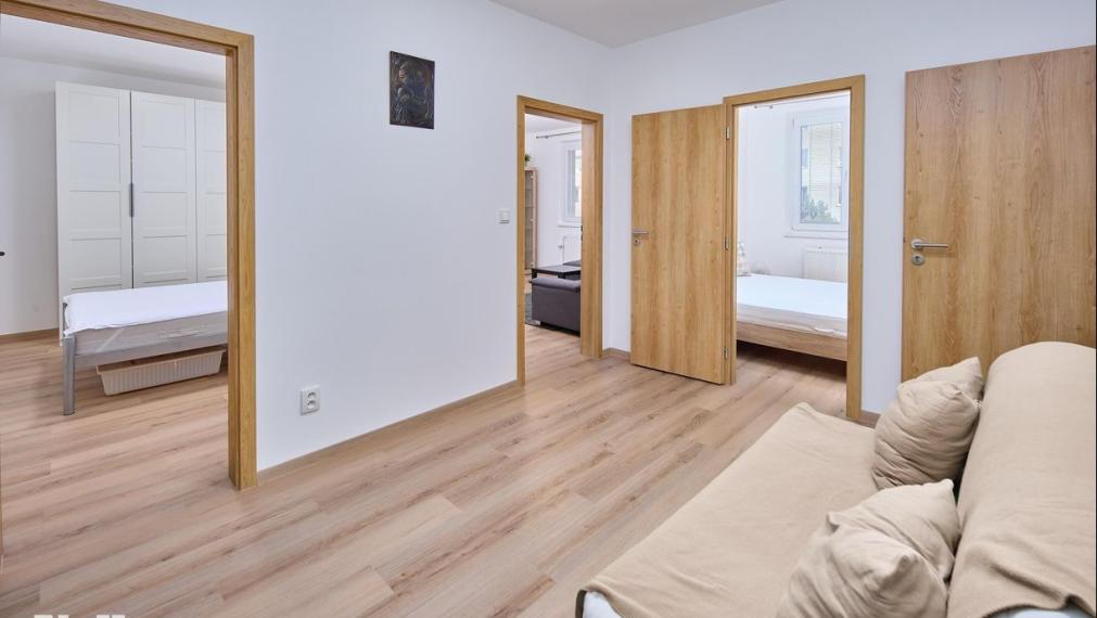 Neibrs | (3) izbový zariadený byt na prenájom po úplne novej rekonštrukcii, Pečnianska ulica v tesnej blízkosti centra Bratislavy