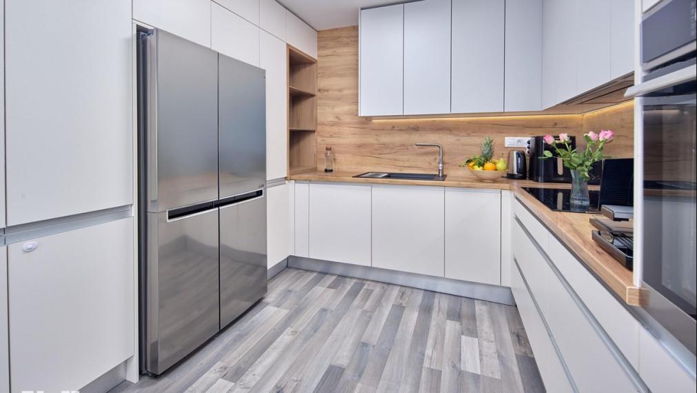 Neibrs | 3 izbový byt s balkónom (10m²) a garážovým parkovacím miestom v projekte Matadorka