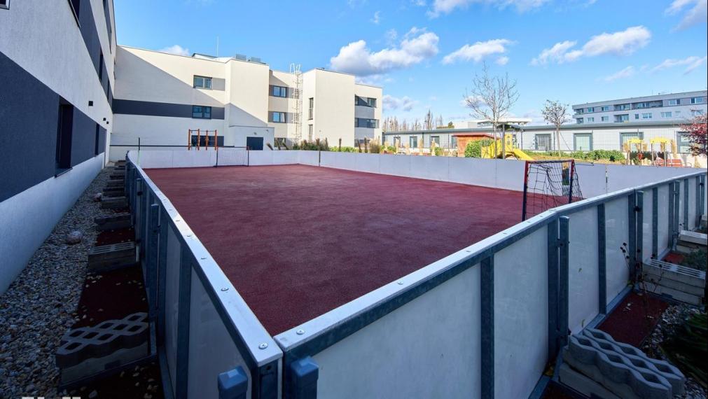 Neibrs | 3 izbový byt s balkónom (10m²) a garážovým parkovacím miestom v projekte Matadorka