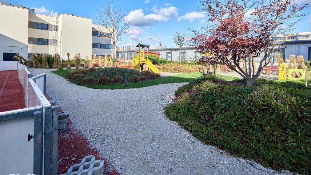 Neibrs | 3 izbový byt s balkónom (10m²) a garážovým parkovacím miestom v projekte Matadorka