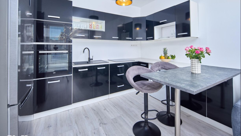 Neibrs | (2) izbový byt na prenájom s terasou a garážovým parkovacím miestom, Slnečnice - Zóna Mesto v mestskej časť Petržalka