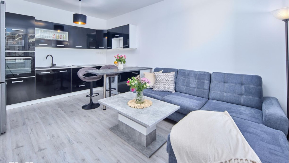 Neibrs | (2) izbový byt na prenájom s terasou a garážovým parkovacím miestom, Slnečnice - Zóna Mesto v mestskej časť Petržalka