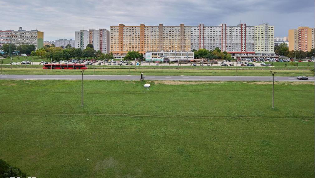 Neibrs | predaj (2) garsónka po kompletnej rekonštrukcii na Topoľčianskej ulici pri Draždiaku v bratislavskej Petržalke