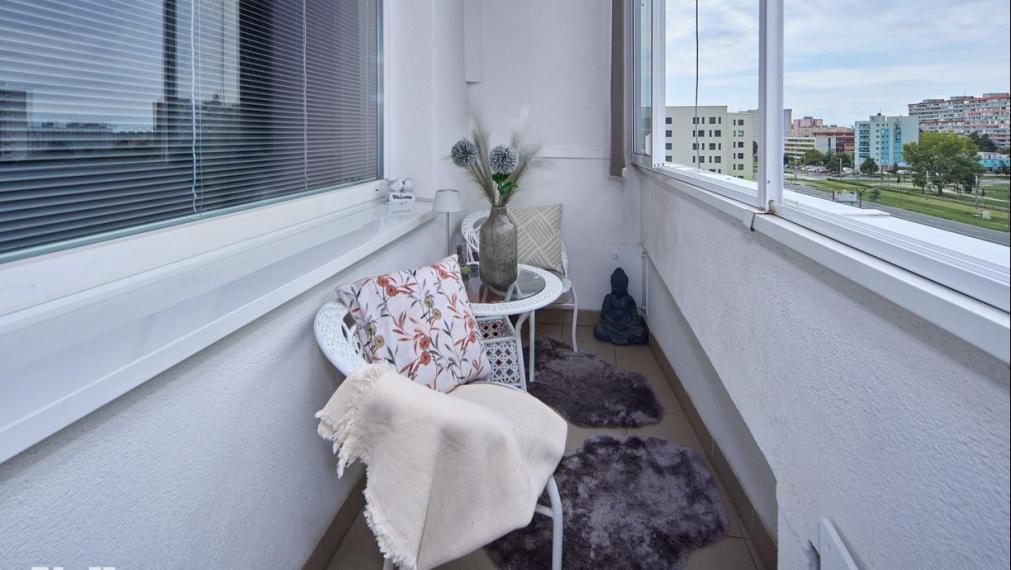 Neibrs | predaj (2) garsónka po kompletnej rekonštrukcii na Topoľčianskej ulici pri Draždiaku v bratislavskej Petržalke