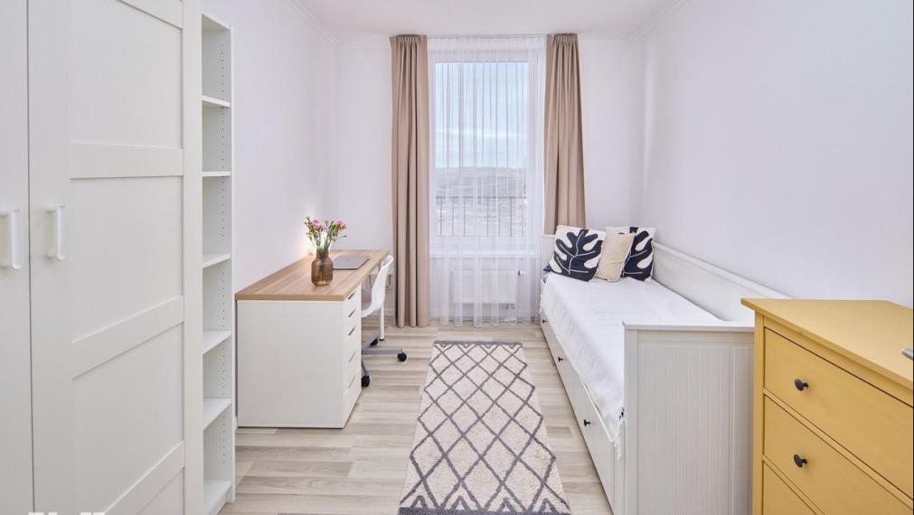 Neibrs | 3 izbový svetlý byt s balkónom (8m2) a parkovacím miestom