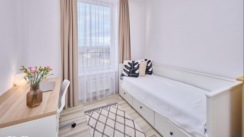 Neibrs | 3 izbový svetlý byt s balkónom (8m2) a parkovacím miestom