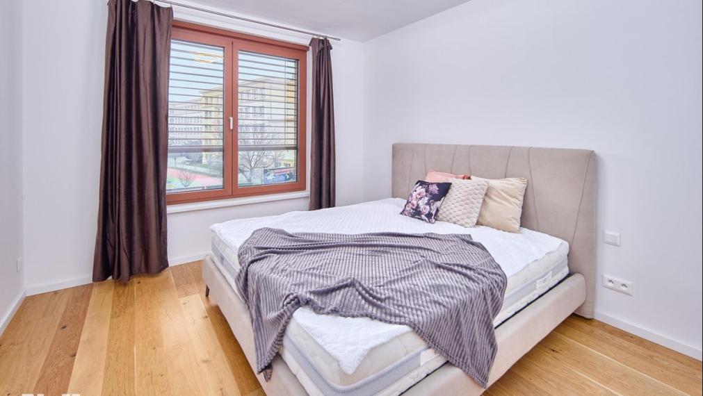 Neibrs | Nový zariadený 2 izb.byt, balkón, stropné chladenie, voľný IHNEĎ