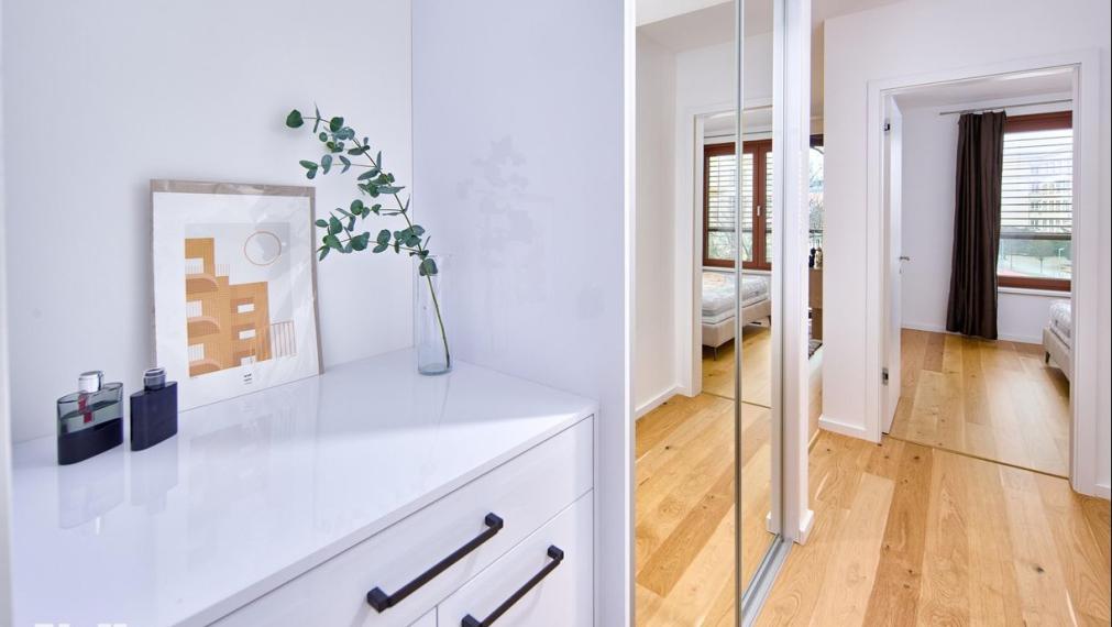 Neibrs | Nový zariadený 2 izb.byt, balkón, stropné chladenie, voľný IHNEĎ