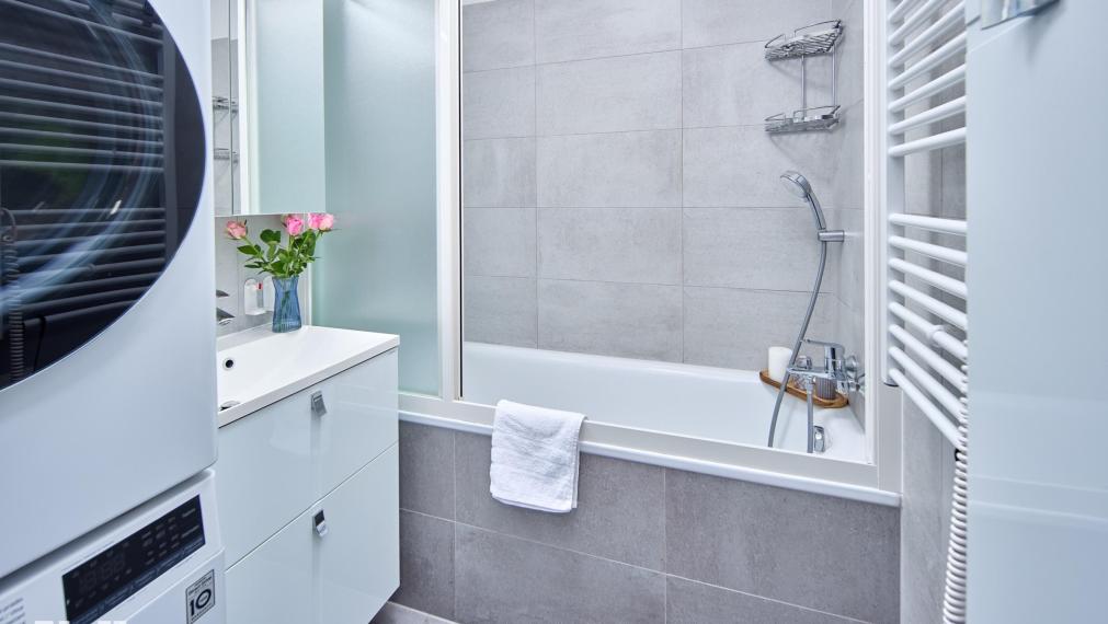 Neibrs | 3 izbový byt s balkónom (10m²) a garážovým parkovacím miestom v projekte Matadorka