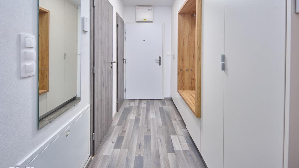 Neibrs | 3 izbový byt s balkónom (10m²) a garážovým parkovacím miestom v projekte Matadorka