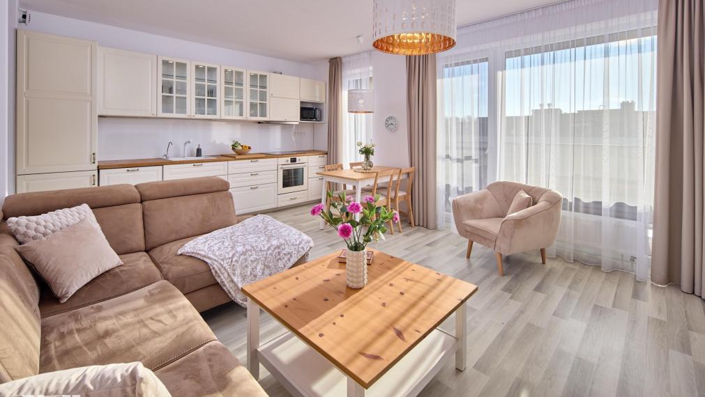 Neibrs | 3 izbový svetlý byt s balkónom (8m2) a parkovacím miestom