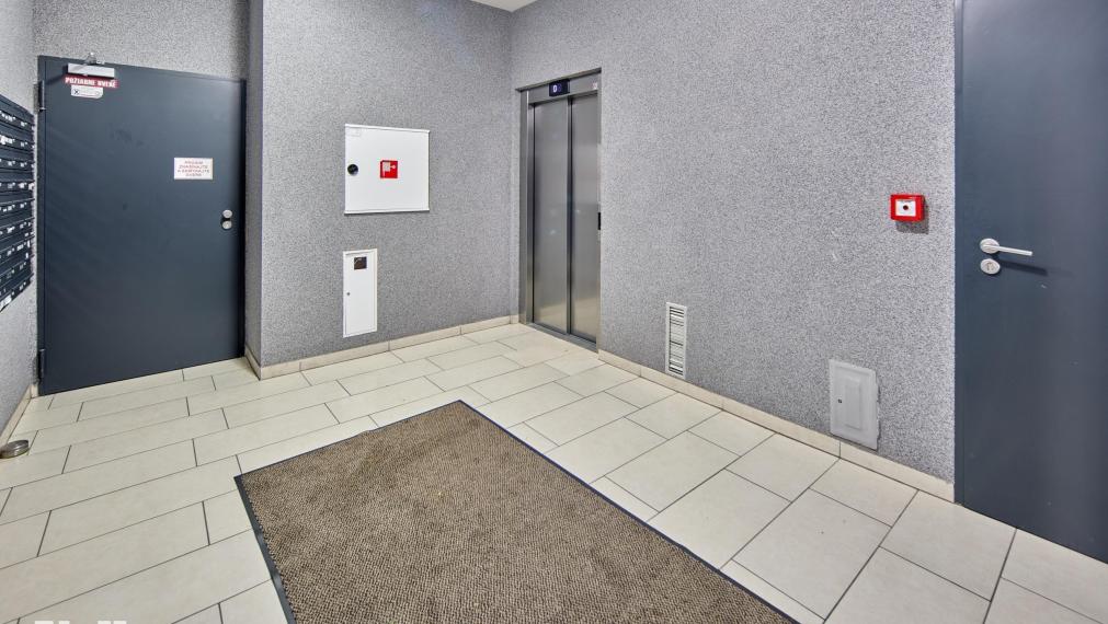 Neibrs | 3 izbový svetlý byt s balkónom (8m2) a parkovacím miestom