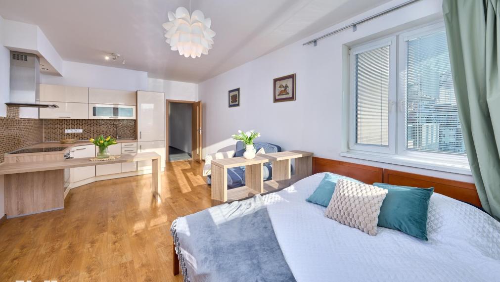 Neibrs | Garsónka - 1izb.byt,zariadený, loggia, klimatizácia